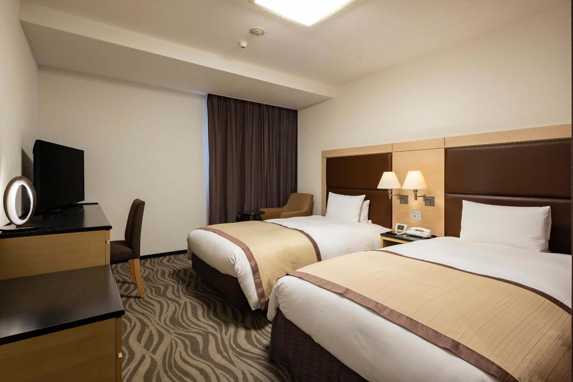Hotel Metropolitan Takasaki Exteriör bild