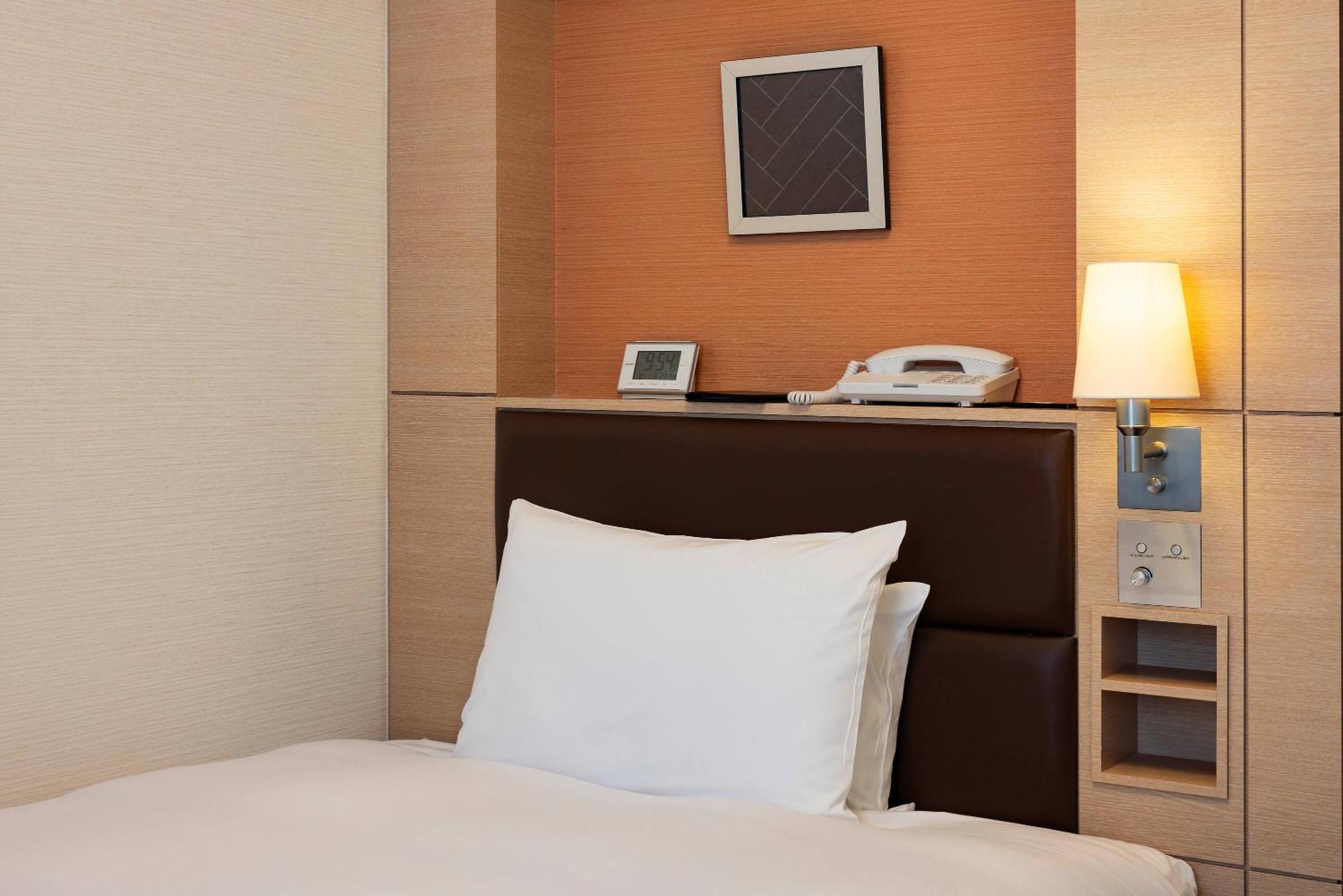 Hotel Metropolitan Takasaki Exteriör bild